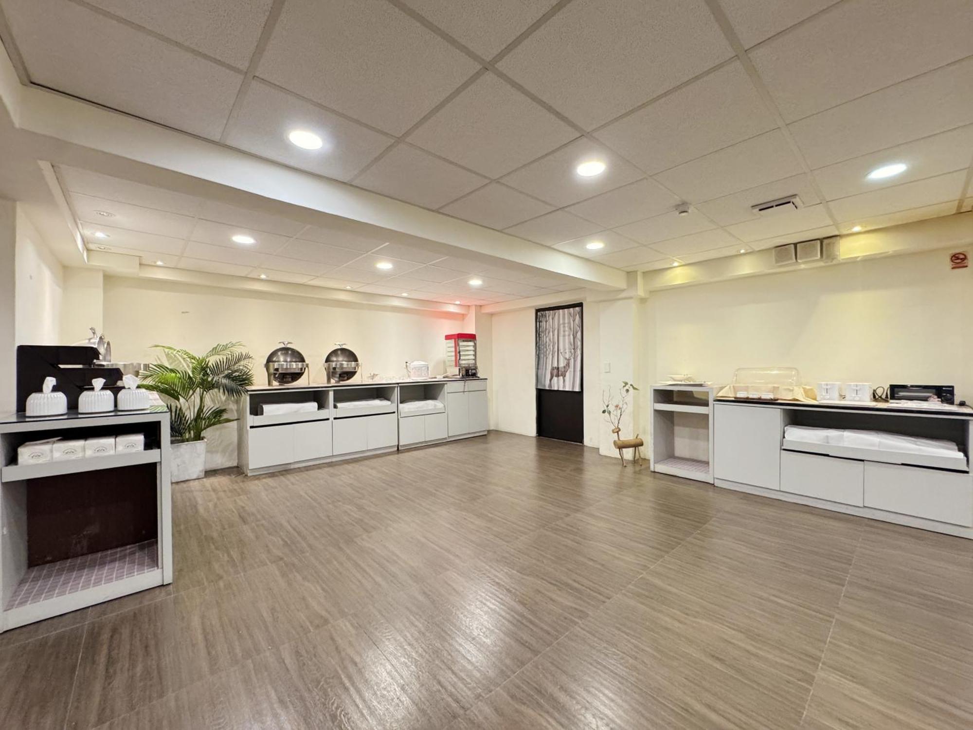 Finders Hotel Hualien Wen Hua Esterno foto